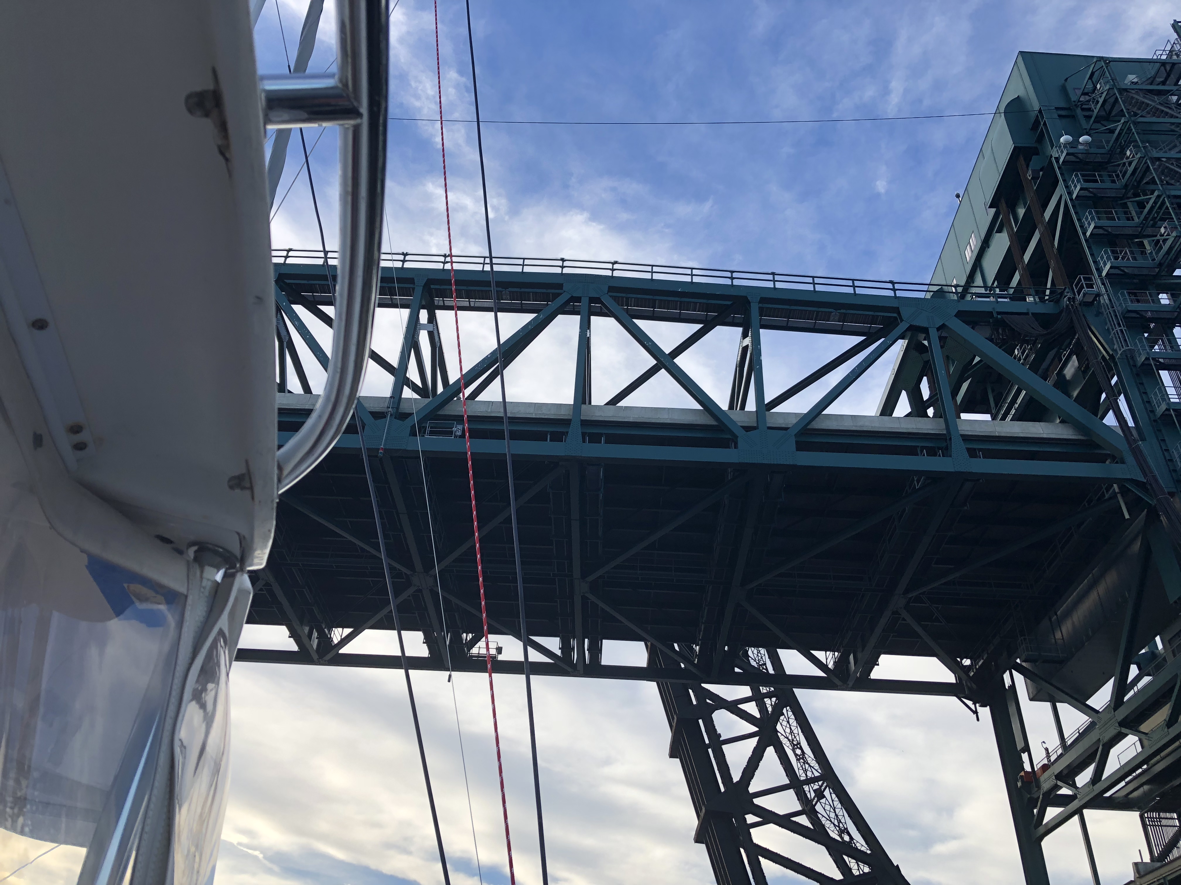 Passing under the Gilmerton swing bridge. Our first obstacle of the day
